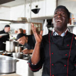 Bajo presión: Cómo mantener la calma en la cocina de tu restaurante.